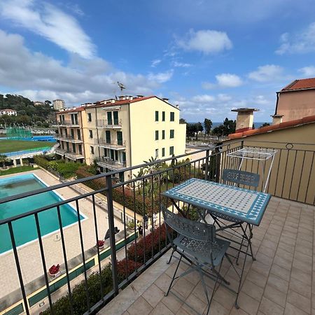 Appartamento Vista Mare Con Piscina Cala Di Sole อิมเปรีอา ภายนอก รูปภาพ