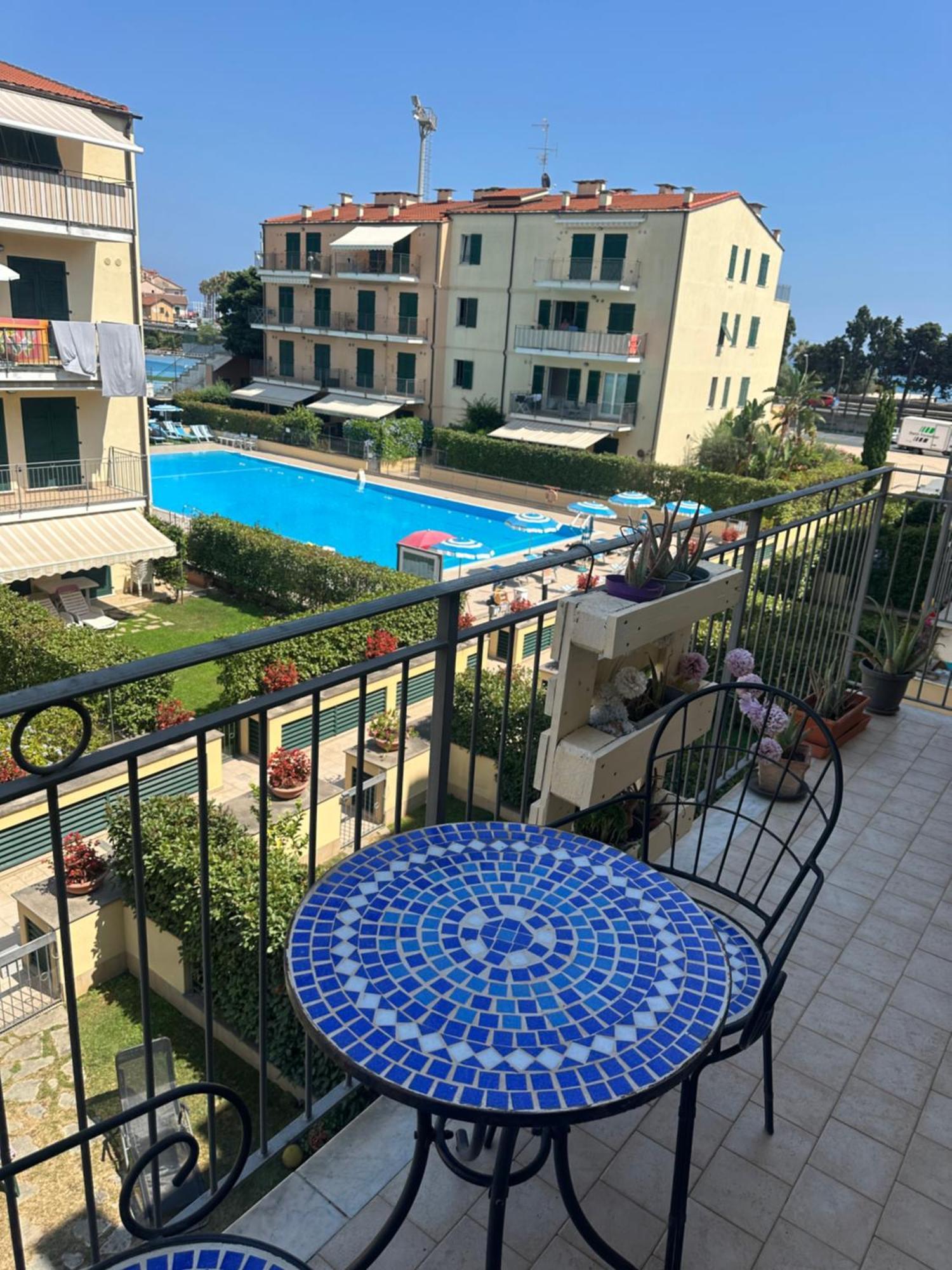 Appartamento Vista Mare Con Piscina Cala Di Sole อิมเปรีอา ภายนอก รูปภาพ